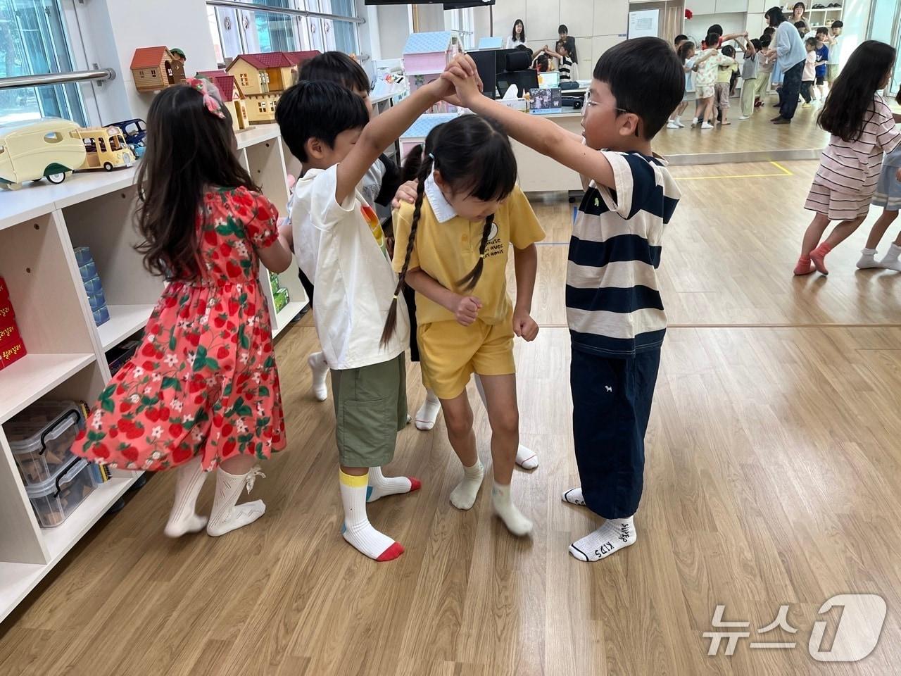 본문 이미지 - 경북교육청은 10일, 미래 핵심 역량 강화를 위한 ‘교육과정 선도학교’ 운영을 확대해 창의적 교육과정 중심의 학교 문화 확산에 나선다.(경북교육청 제공. 재판매 및 DB 금지)