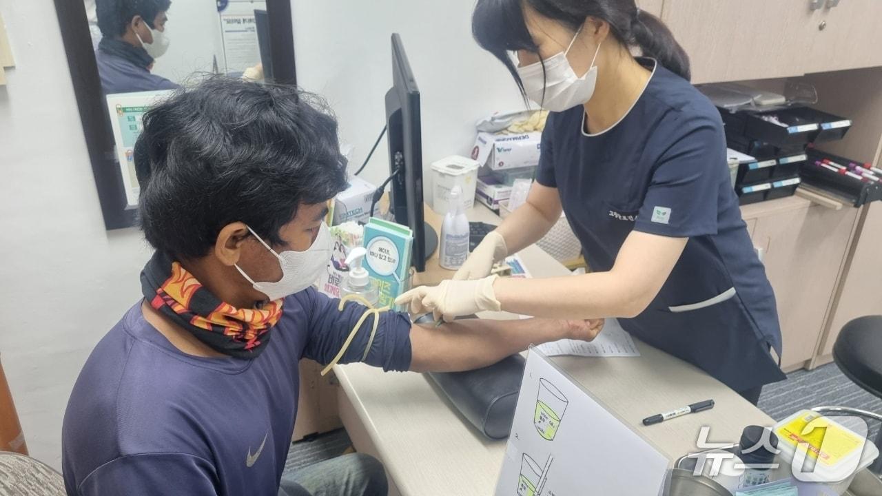 본문 이미지 - 고창군이 지역 내 외국인 계절근로자를 대상으로 무료 건강검진을 실시한다.&#40;고창군 제공, 재판매 및 DB금지&#41; 