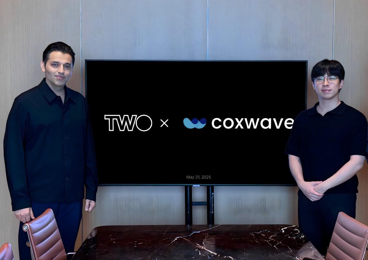 본문 이미지 - 프라나브 미스트리 투플랫폼 대표(왼쪽)와 김주원 콕스웨이브 대표 (투플랫폼 제공)