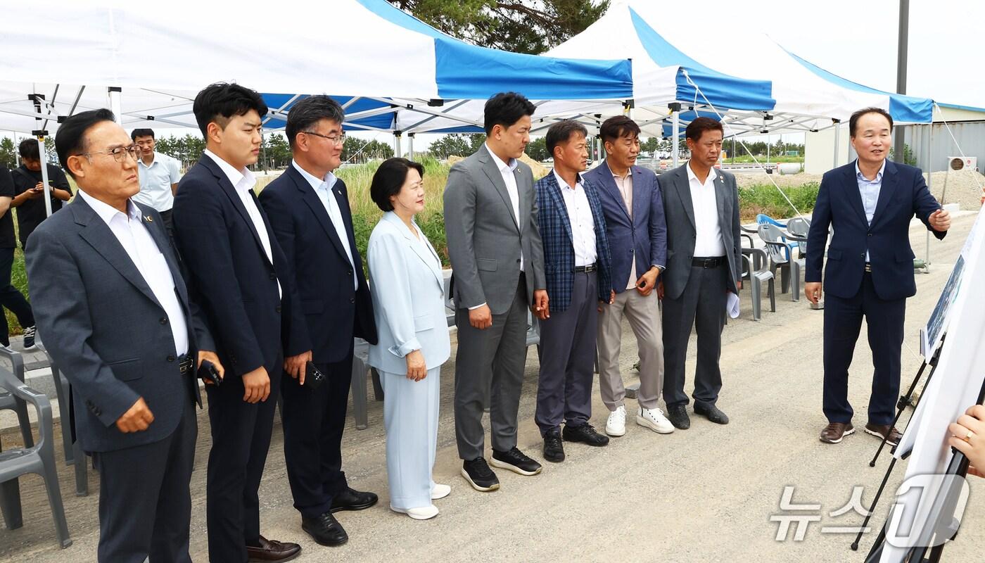 강원도의회 기획행정위원회는 10일 2025년도 수시분 공유재산 관리계획안 심사를 위해 양양군 현북면 하조대 부지에 대한 현지 확인을 실시했다.(강원도의회 제공. 재판매 및 DB금지)/뉴스1