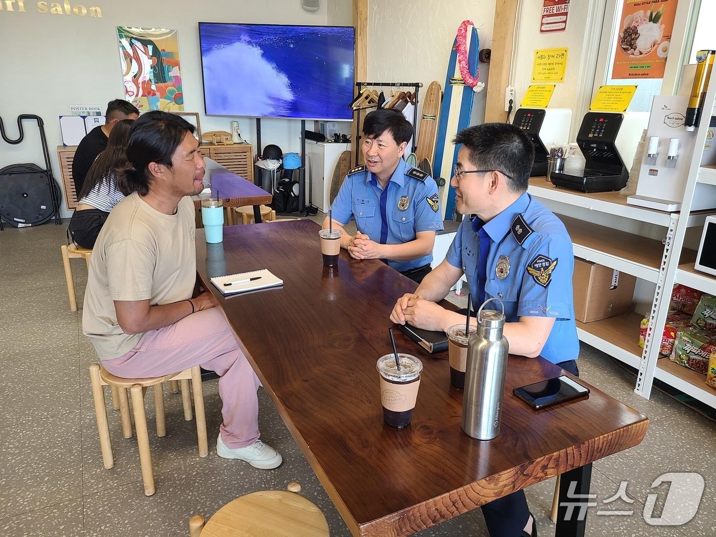 본문 이미지 - 속초해경 찾아가는 수상레저 안전리더 간담회.&#40;속초해경 제공, 재판매 및 DB 금지&#41; 2025.6.10/뉴스1