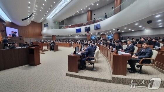 본문 이미지 - 충남도의회 본회의장 전경. / 뉴스1 