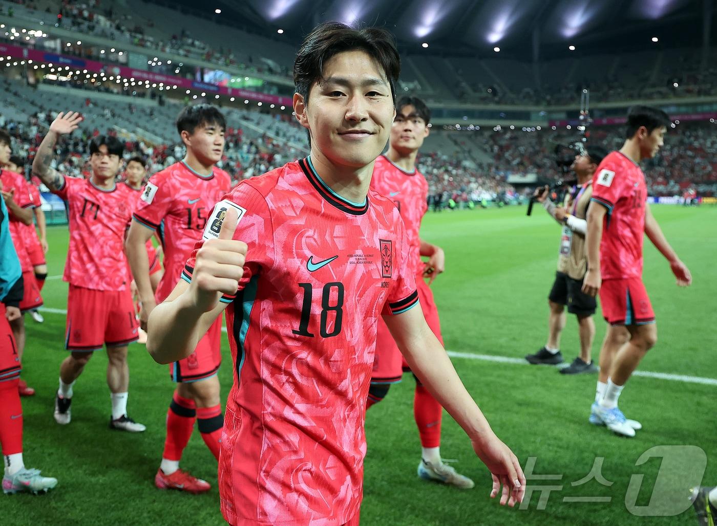 본문 이미지 - 홍명보호에 부상자가 속출하고 있다. 11월 A매치를 앞두고 홍명보 감독의 고민이 크다. 그래도 이강인이 좋은 컨디션에서 합류한다는 것은 반가운 일이다.  ⓒ News1 김진환 기자