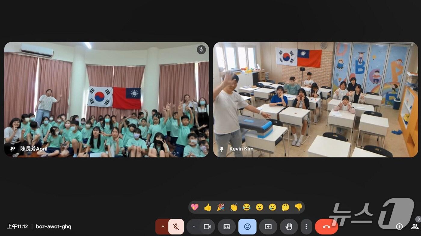 본문 이미지 - 경북교육청은 ‘경북-해외 학급 간 원격 화상 수업’ 본격 운영하고 있다.