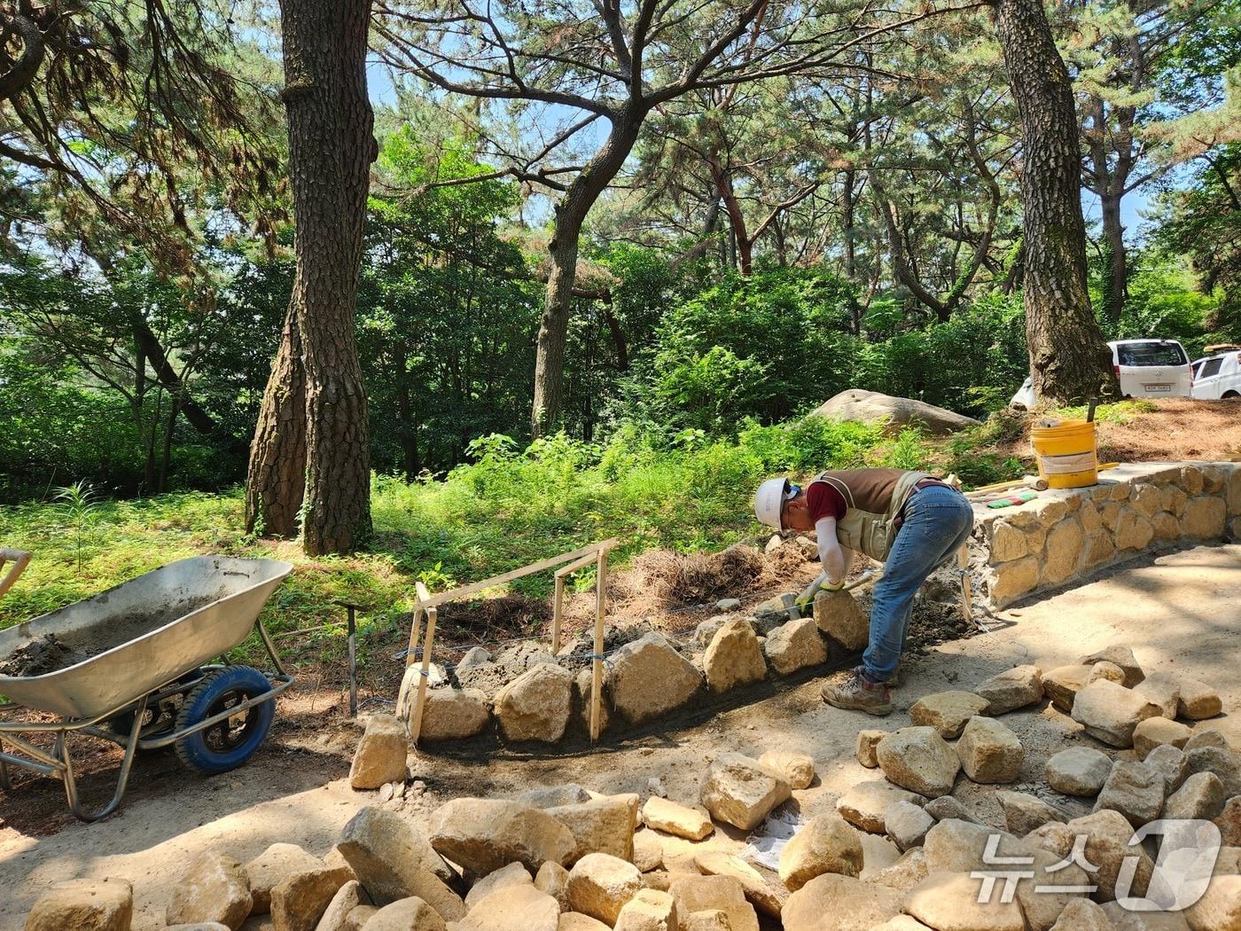 본문 이미지 - 금강공원 보행환경 개선공사 현장.(공단 제공. 재판매 및 DB 금지)