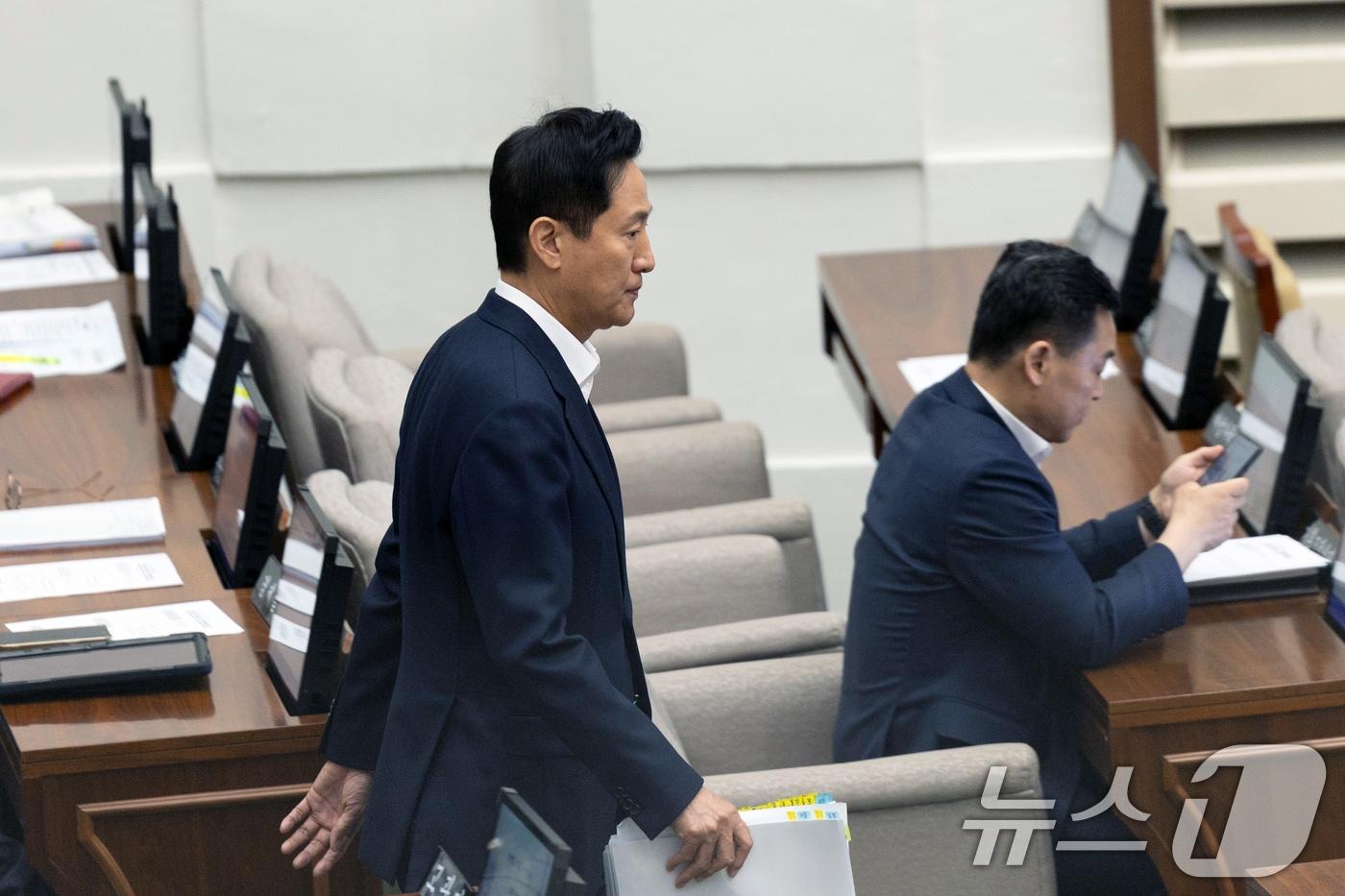 오세훈 서울시장이 11일 오후 서울 중구 서울시의회에서 열린 제331회 정례회 제2차 본회의에 참석하고 있다. ⓒ News1 이승배 기자