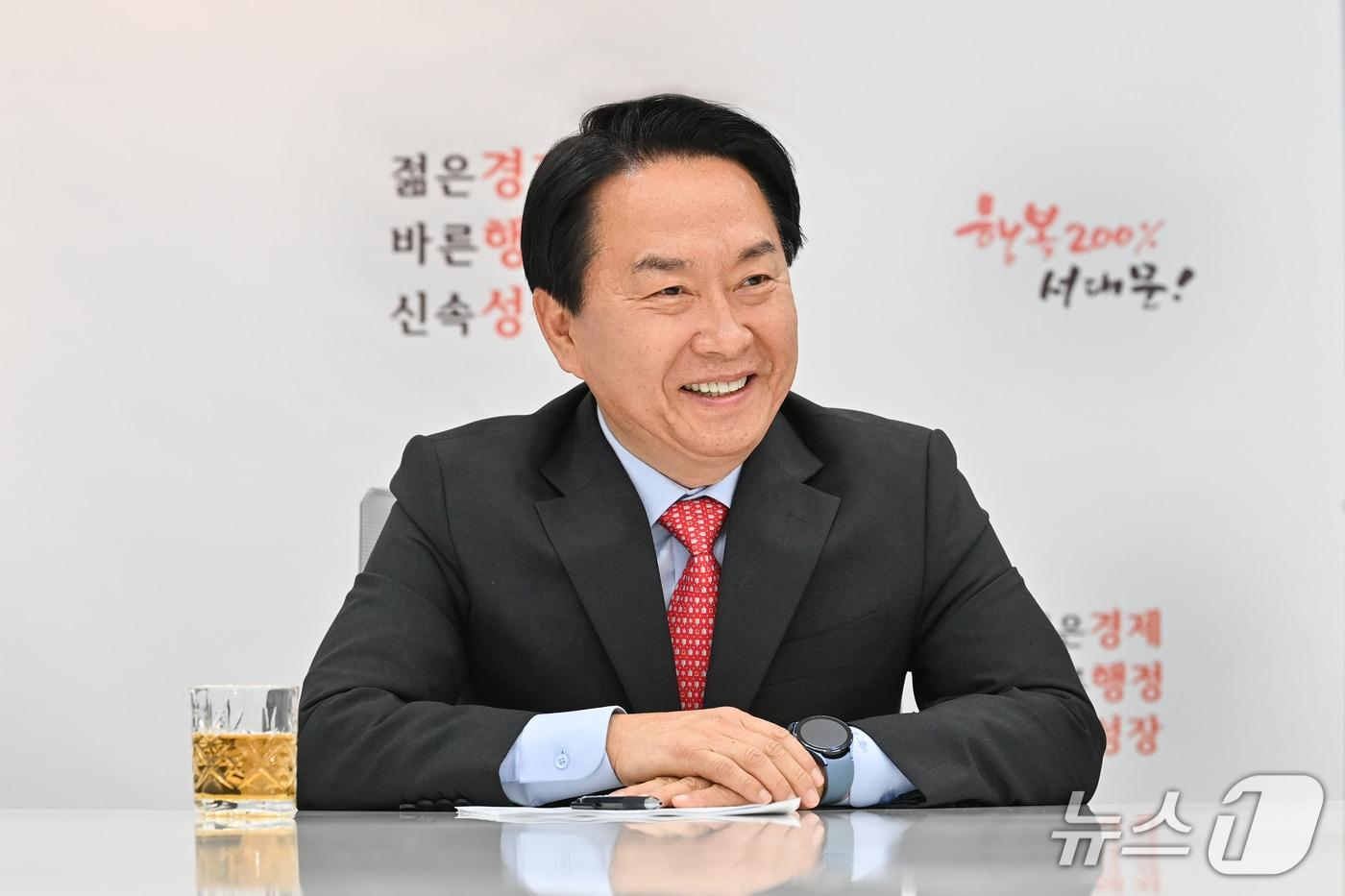 이성헌 서대문구청장이 뉴스1과 인터뷰를 하고 있다.&#40;서대문구청 제공&#41;