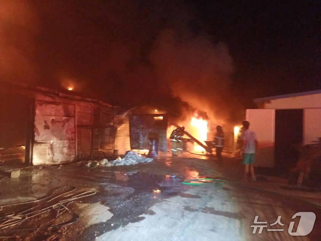 본문 이미지 -  논산 연무읍 동산리 양계장 화재 현장. / 뉴스1