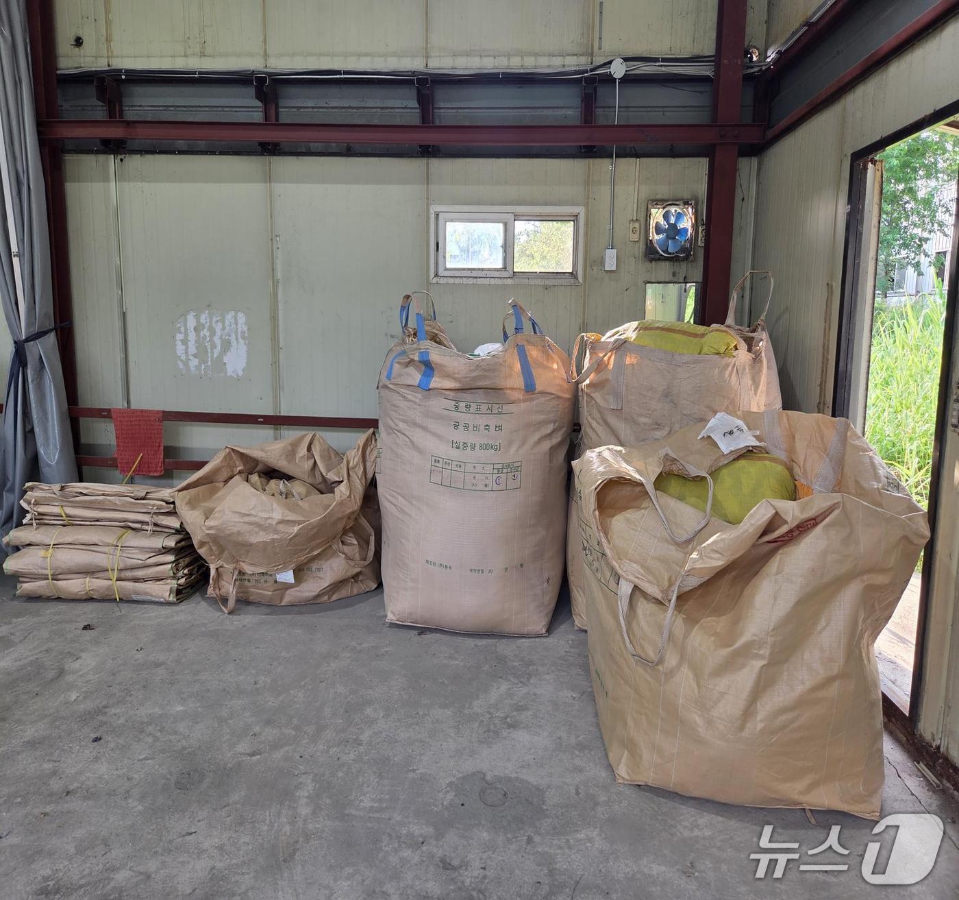 본문 이미지 - 서울시 폐현수막 집하장 모습. 