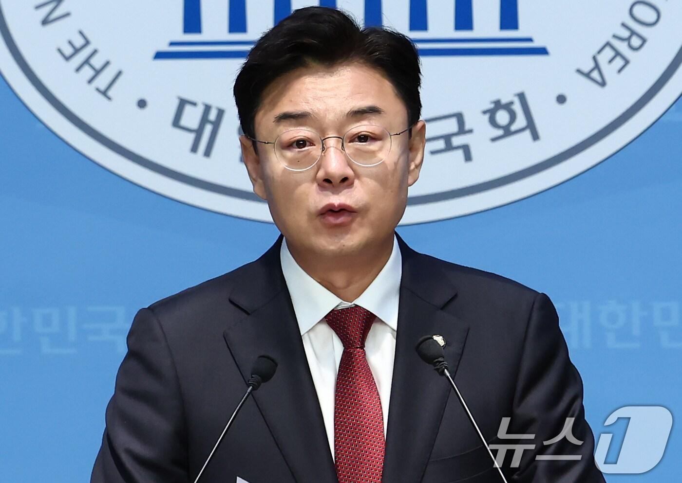 김성원 국민의힘 의원이 12일 오전 서울 여의도 국회 소통관에서 원내대표 출마 기자회견을 하고 있다. 2025.6.12/뉴스1 ⓒ News1 김민지 기자