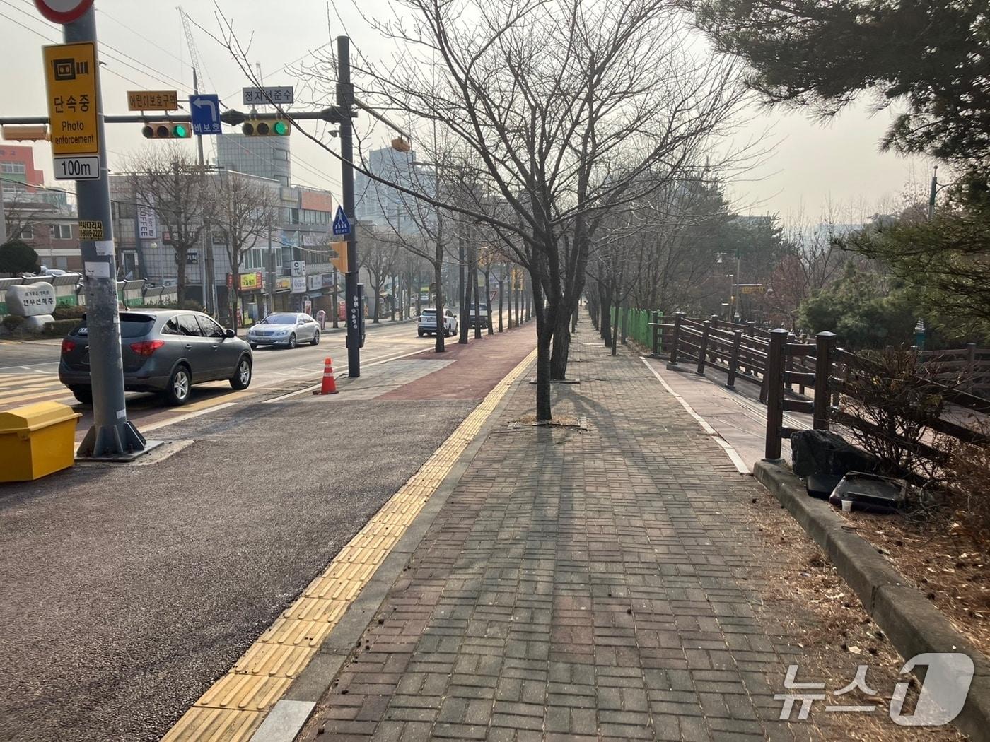 본문 이미지 - 경기 수원시 광교산로 교통 혼잡구간. (수원시 제공. 재판매 및 DB 금지) 2025.6.12/뉴스1 