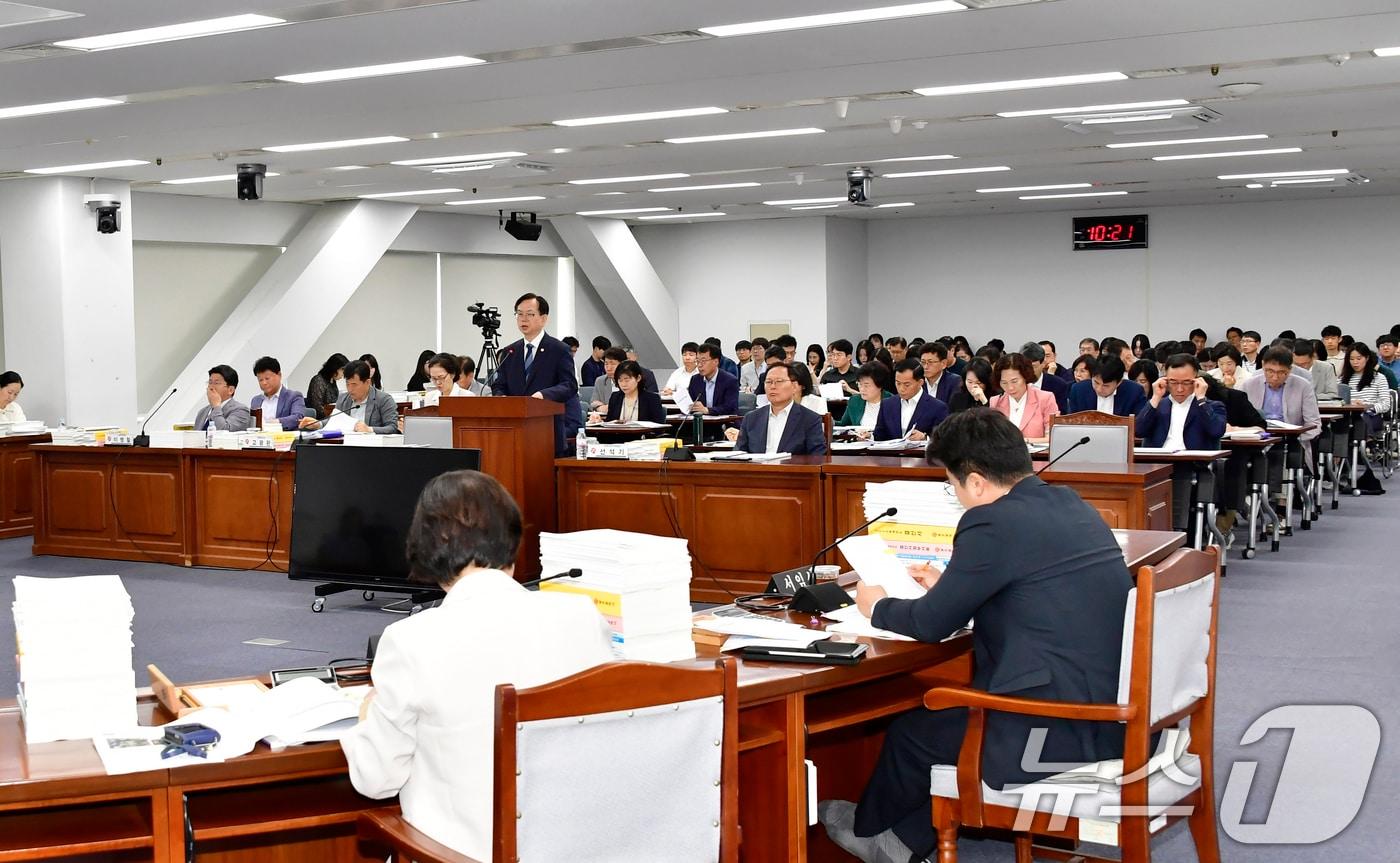 광주시의회 예산결산특별위원회가 광주시 결산안을 심의하고 있다.(광주시의회 제공. 재판매 및 DB 금지) 