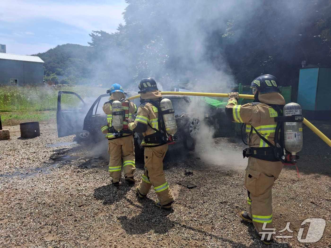 본문 이미지 - 강원 삼척 우지동 차량 화재.(강원도소방본부 제공, 재판매 및 DB금지)