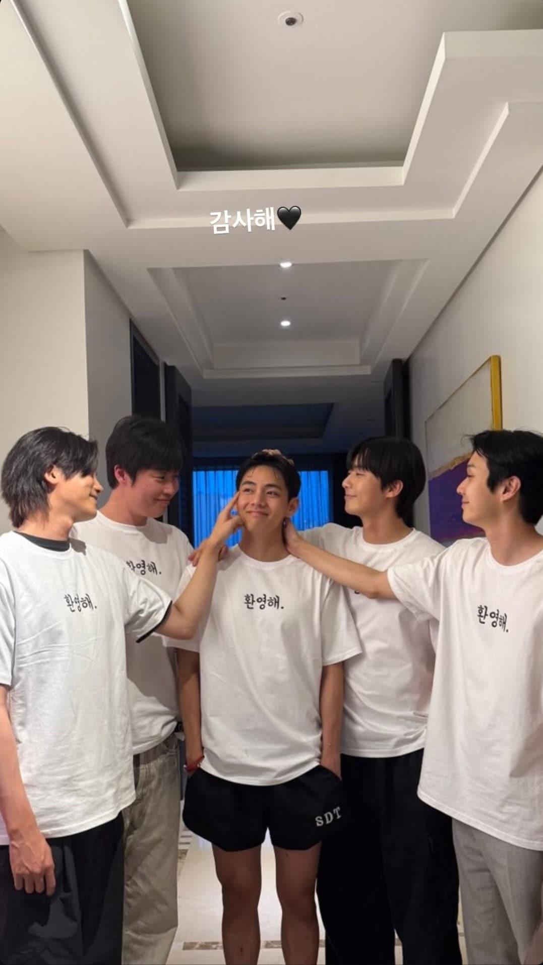 본문 이미지 - 방탄소년단 뷔 SNS