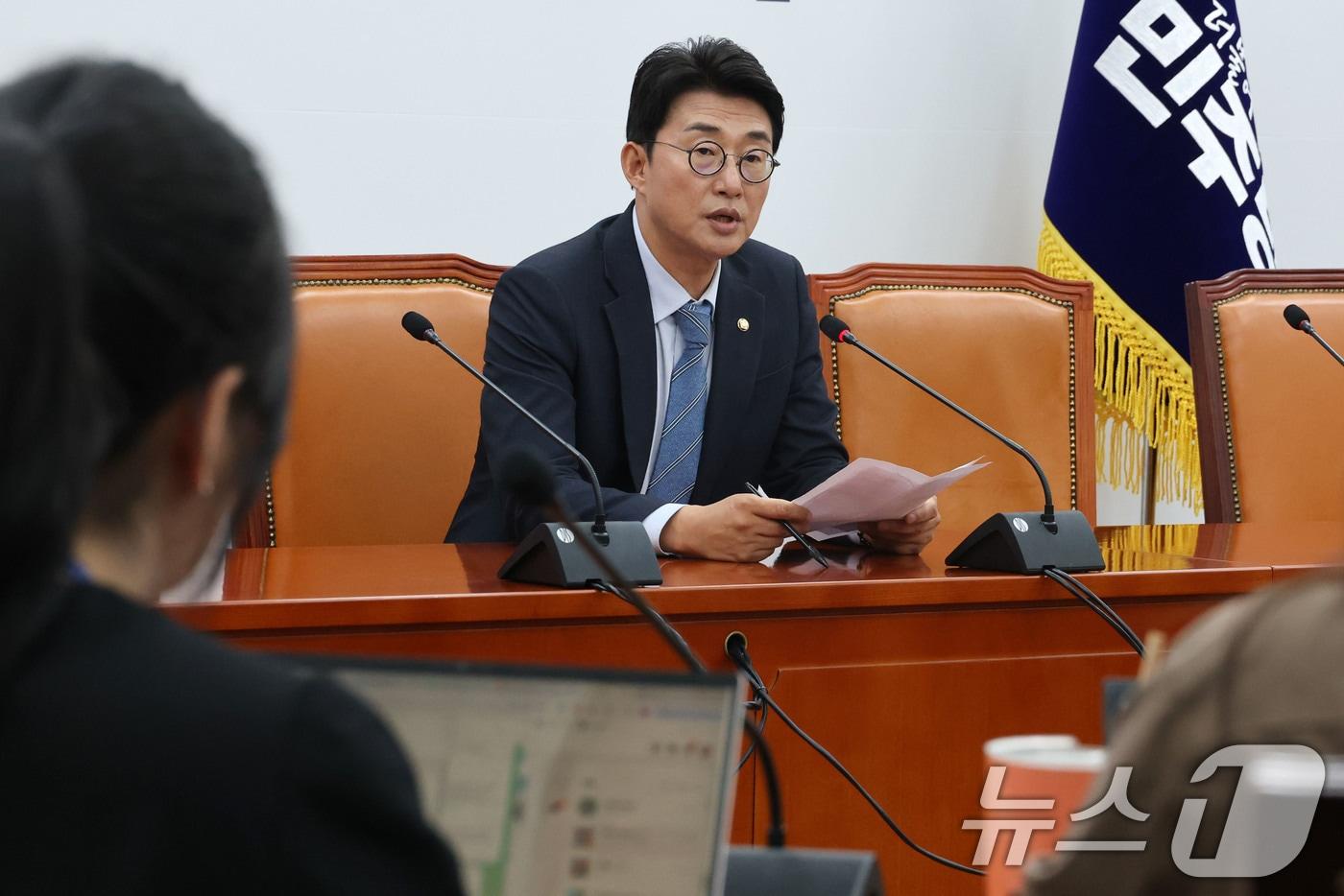 노종면 더불어민주당 원내대변인이 12일 오후 서울 여의도 국회에서 특검 추천 관련 브리핑을 하고 있다.  2025.6.12/뉴스1 ⓒ News1 이광호 기자