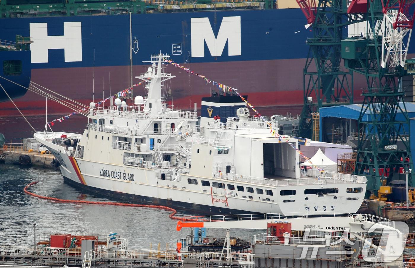 12일 오후 부산 영도구 HJ중공업에서 해양경찰 최신예 경비함정 '3019'함 진수식이 열리고 있다.2025.6.12/뉴스1 ⓒ News1 윤일지 기자