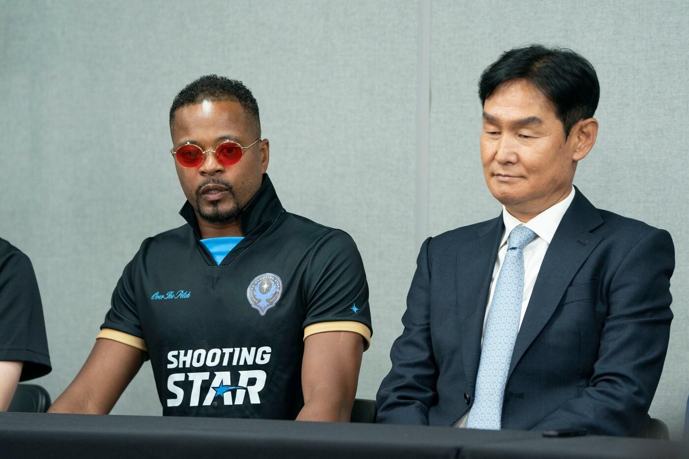 에브라, 최용수(오른쪽)/ 쿠팡플레이 제공