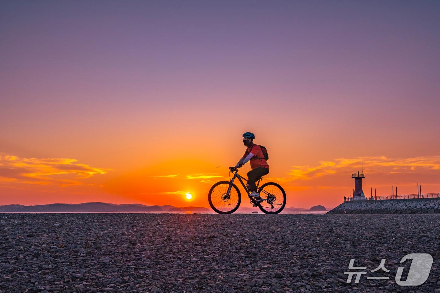 서산 관광사진 공모전 입상작-권순민 '노을속으로'(서산시청 제공. 재판매 및 DB금지)