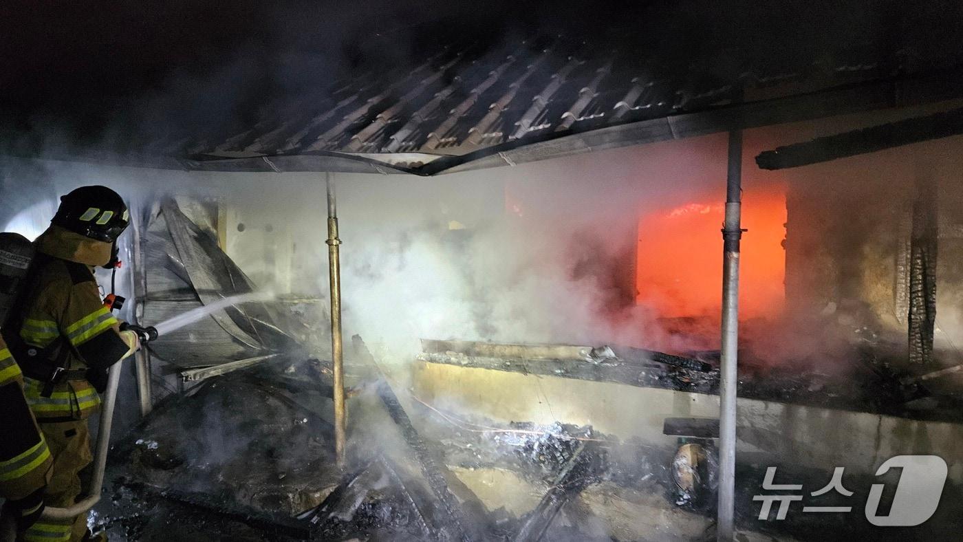 화재 현장(경남소방본부 제공. 재판매 DB금지)