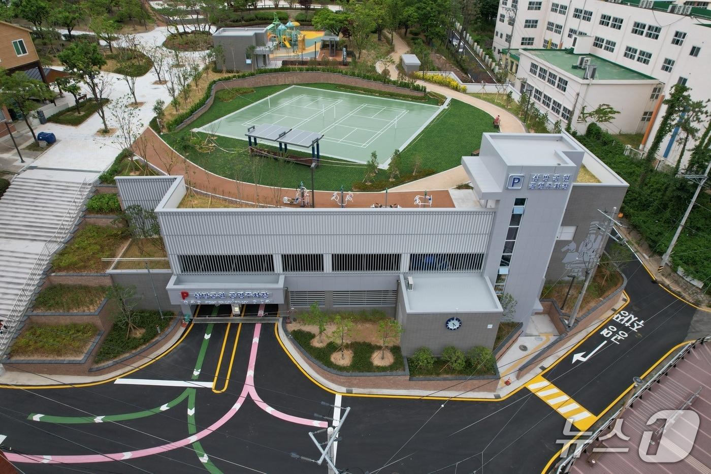 지난 11일 준공된 김해 삼방공원 공영 주차장.&#40;김해시 제공. 재판매 및 DB금지&#41;