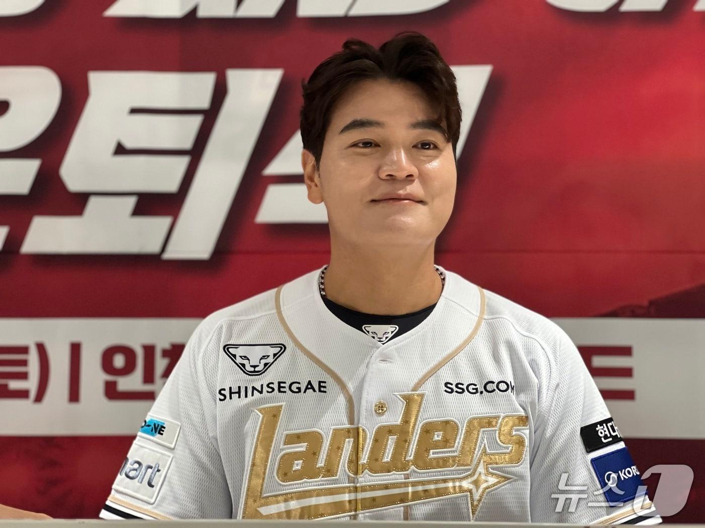 본문 이미지 - 추신수가 14일 인천 SSG랜더스필드에서 은퇴식 기념 기자회견을 하고 있다. 2025.6.14/뉴스1 ⓒ News1 이상철 기자