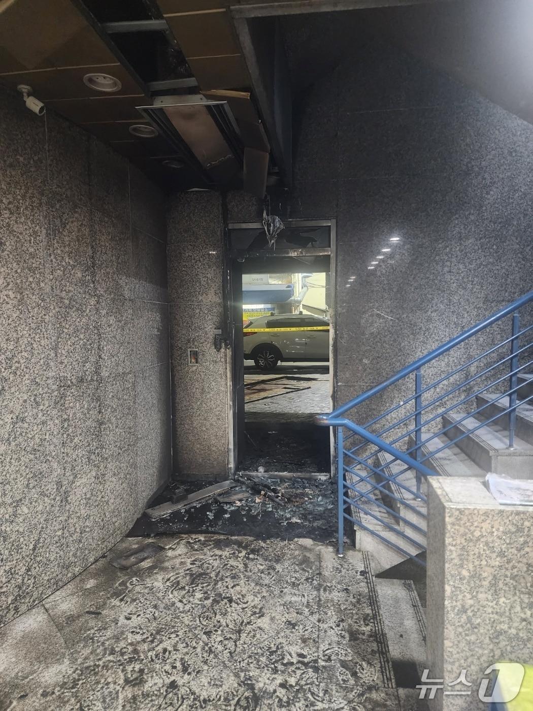 본문 이미지 - 방화 추정 화재 발생.(독자 제공. 재판매 및 DB 금지)/뉴스1