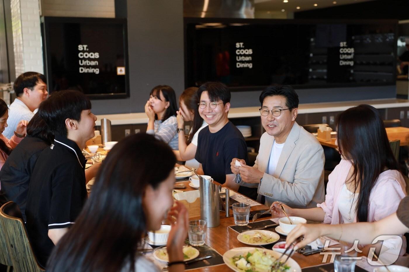 기관장-신규입사자 ‘피크닉 데이’.(강원관광재단 제공. 재판매 및 DB금지)/뉴스1