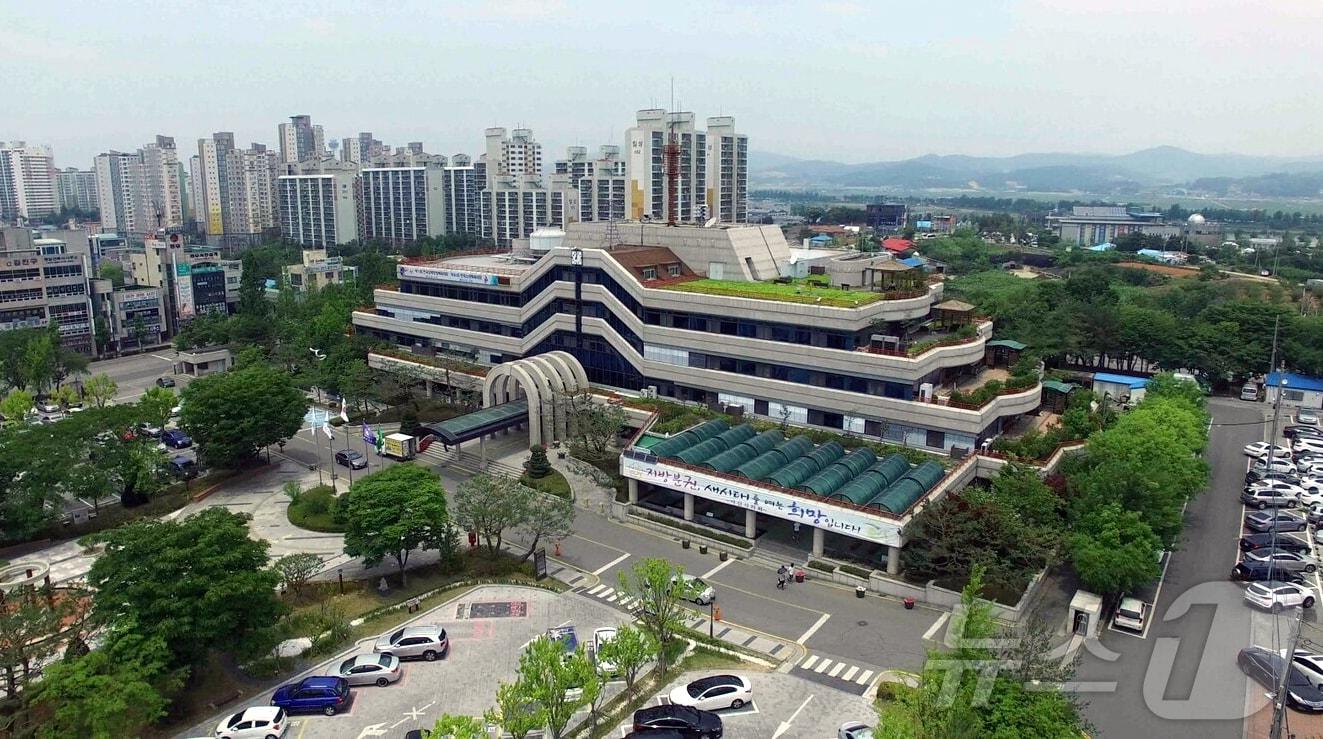 본문 이미지 - 아산시청 전경. (아산시 제공. 재판매 및 DB 금지)2025.6.16/뉴스1 ⓒ News1 이동원 기자