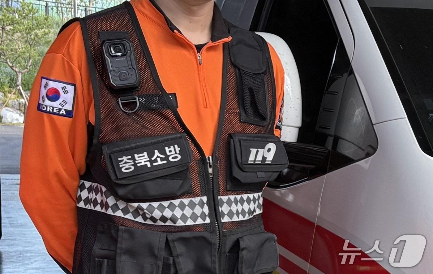 영동소방서 P3000 착용 사진(링크플로우 제공)