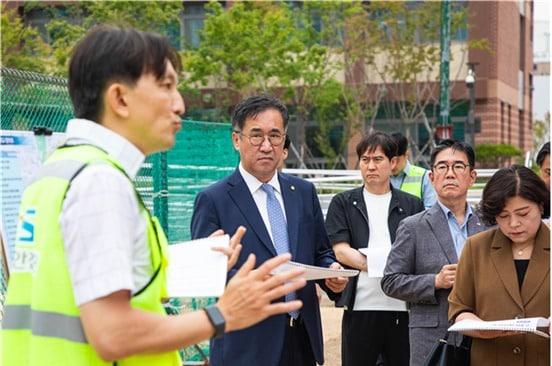본문 이미지 - 맹성규 더불어민주당 국회의원.(맹성규 의원실 제공)