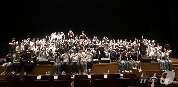 본문 이미지 - 15일 2025 전주학생문화예술제가 전주학생교육문화관 공연장에서 펼쳐졌다.(전북교육청 제공_/뉴스1