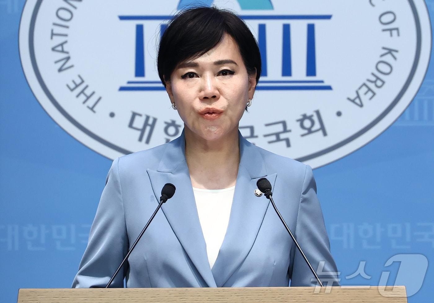 전현희 더불어민주당 의원이 16일 서울 여의도 국회 소통관에서 감사원 검찰 수사의뢰 관련 기자회견을 하고 있다. 2025.6.16/뉴스1 ⓒ News1 김민지 기자