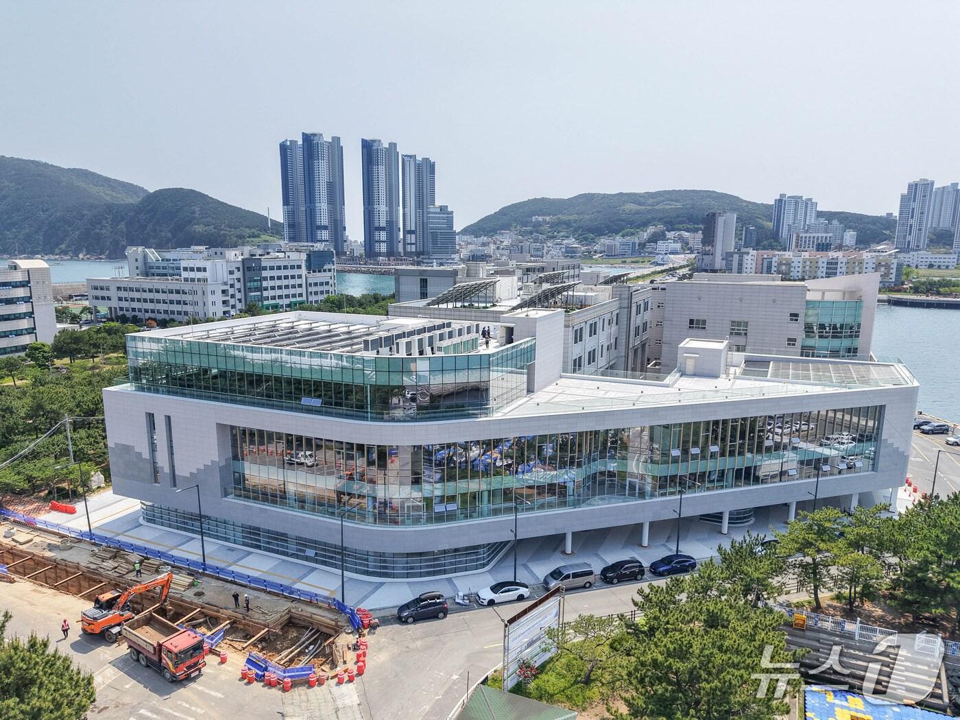 본문 이미지 - 국립한국해양대 개교 80주년 기념도서관 전경. (국립한국해양대 제공. 재판매 및 DB 금지)