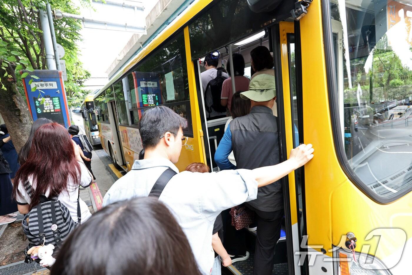 27일 총파업을 예고한 전북 버스업계. &#40;사진은 기사 내용과 무관함&#41; / 뉴스1 ⓒ News1 박지현 기자