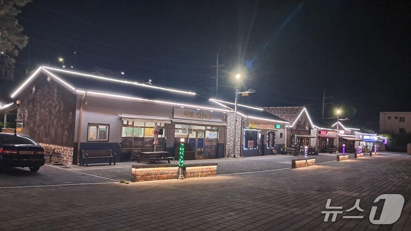 강원 태백시 철암 쇠바우골 탄광문화장터에 설치된 경관 조명 자료 사진. (태백시 제공. 재판매 및 DB금지) 2025.6.17/뉴스1