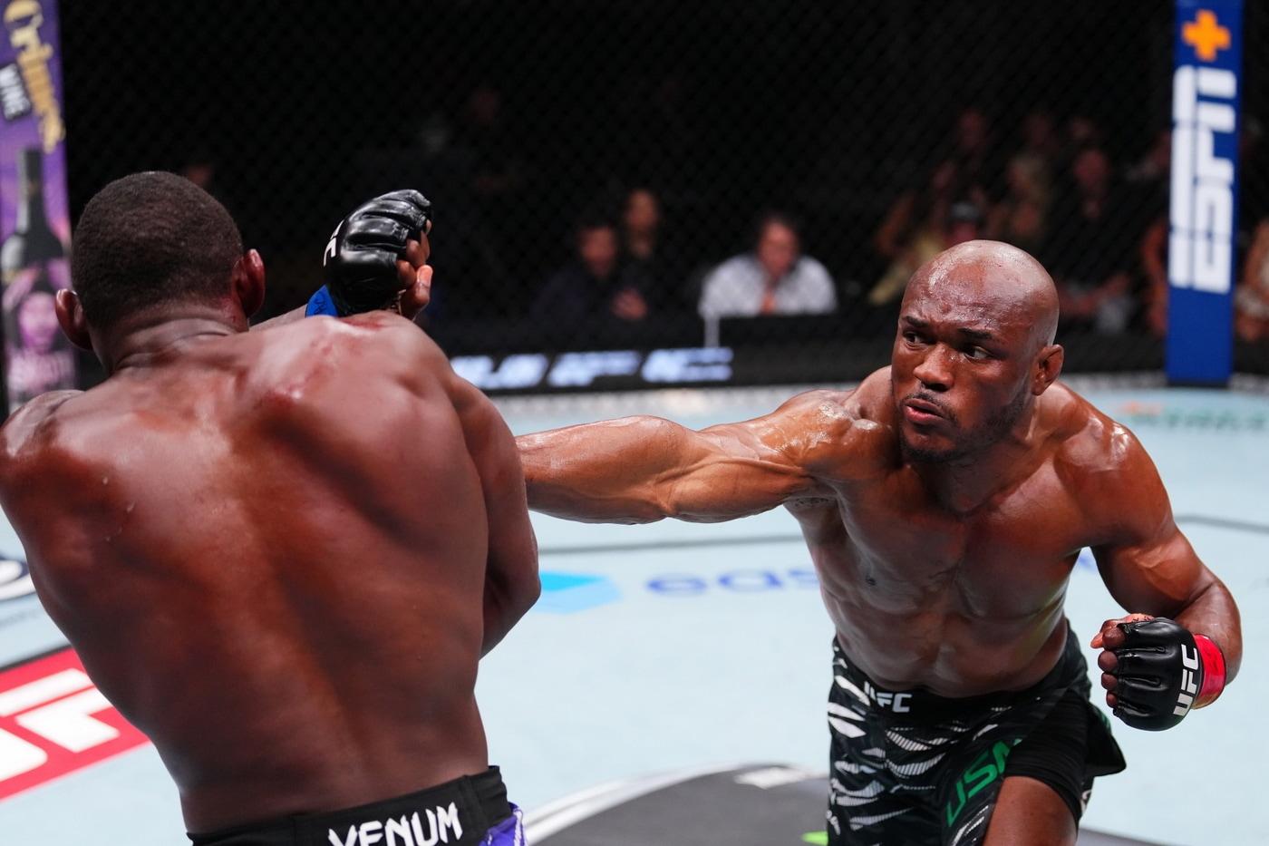 전 UFC 웰터급 챔피언 카마루 우스만&#40;38·미국&#41;이 20개월 공백을 딛고 3년 7개월 만에 승리를 거뒀다.&#40;UFC 제공&#41;