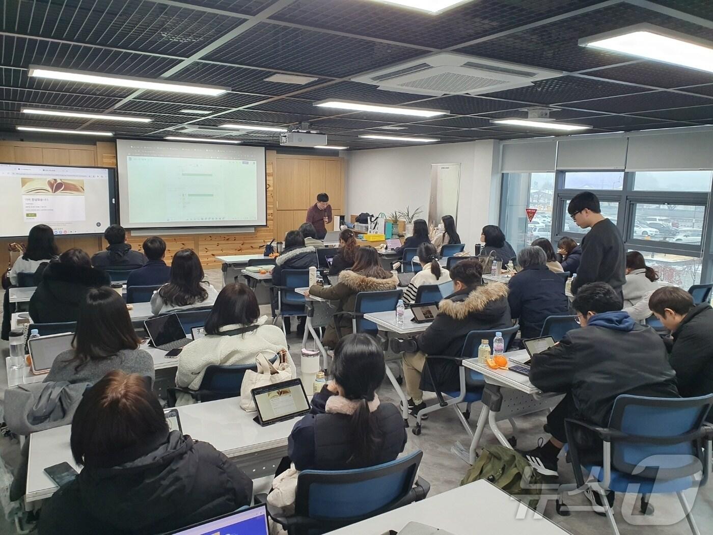 본문 이미지 - 경북교육청은 18일 교육부 주관 ‘2025 디지털 기반 교육혁신 역량 강화 연수 운영 평가’에서 전국 최우수 교육청으로 선정됐다.(경북교육청 제공, 재판매 및 DB 금지)ⓒ News1 김대벽기자