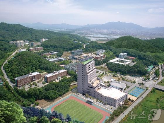 본문 이미지 - 충북 충주지역 사회단체가 윤승조 교통대 총장이 망언으로 시민을 모욕하고 있다며 즉각 퇴진을 요구했다.(자료사진) /뉴스1 