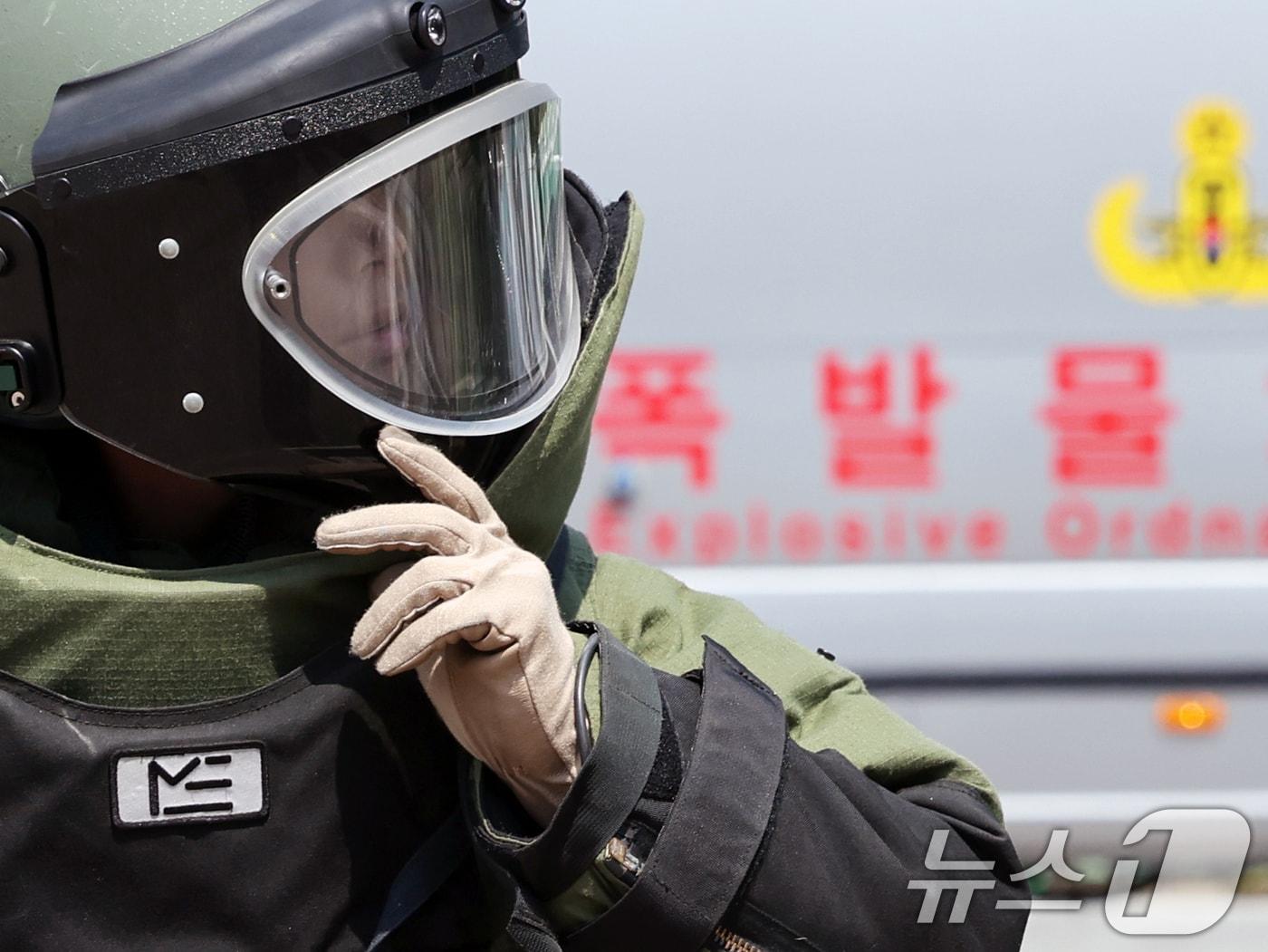 본문 이미지 - 대테러대응훈련을 하고 있는 군.  ⓒ 뉴스1 황기선 기자