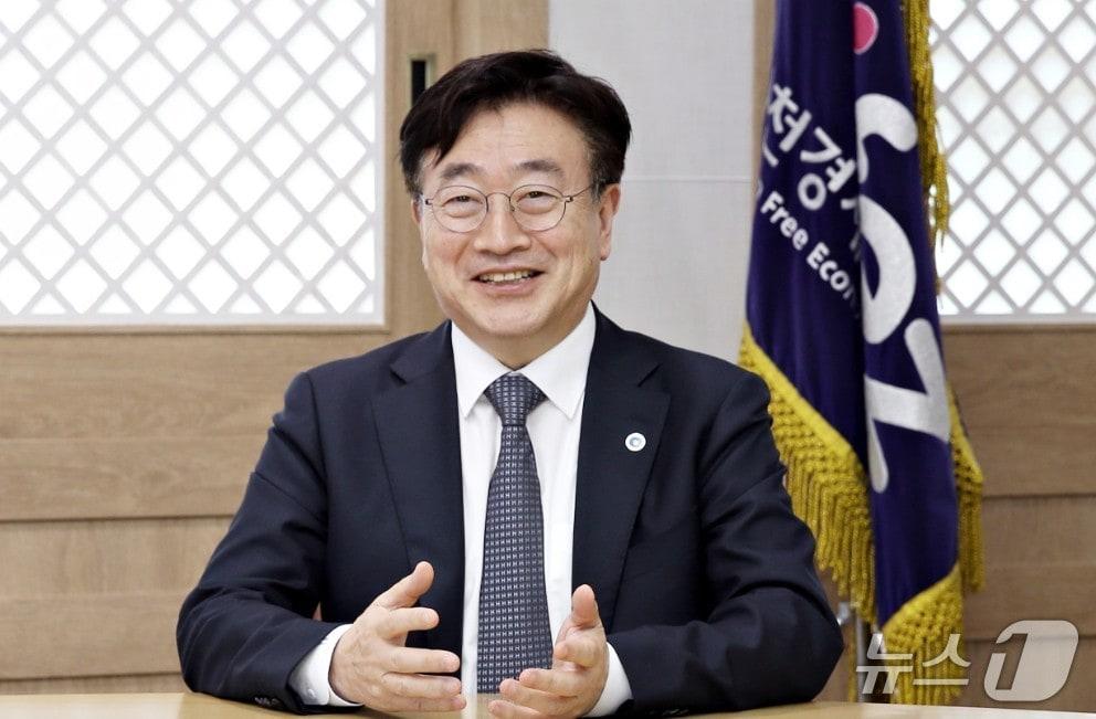본문 이미지 - 윤원석 인천경제자유구역 청장이 뉴스1과 인터뷰를 하고 있다. &#40;인천경제자유구역청 제공. 재판매 및 DB금지&#41; / 뉴스1