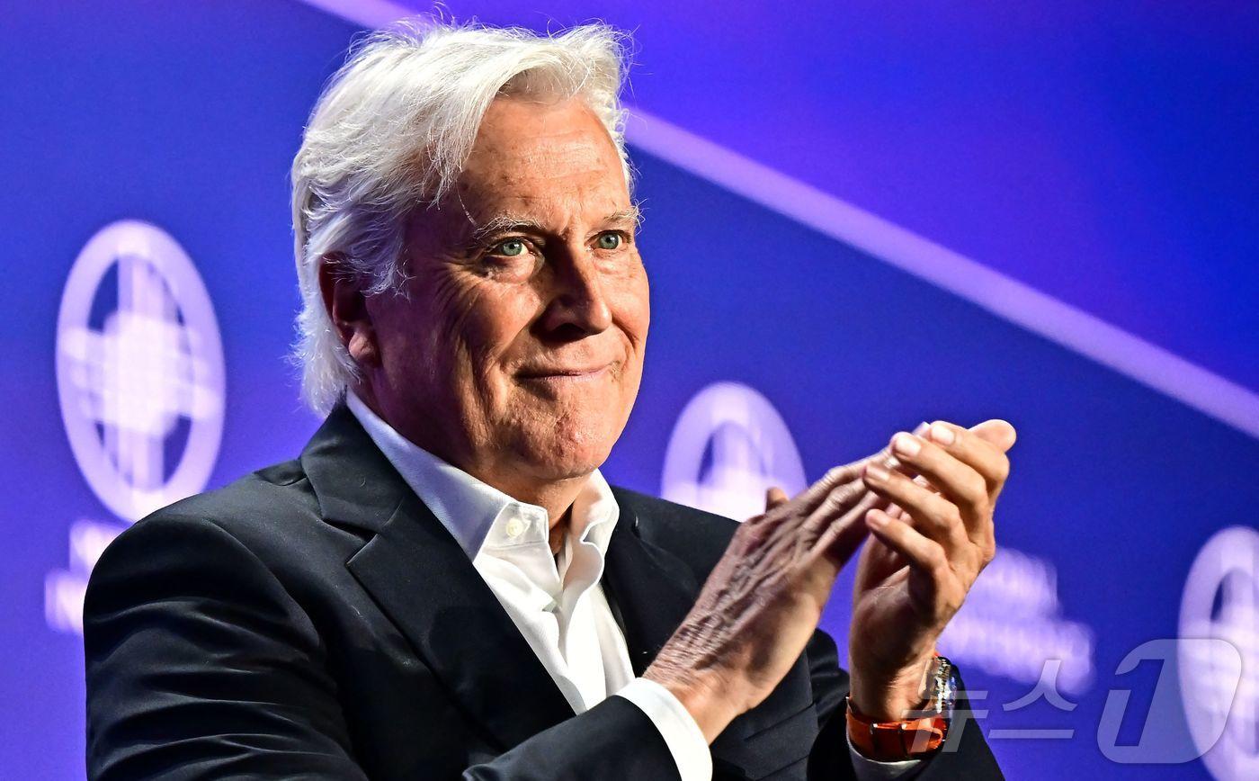 마크 월터 LA 다저스 구단주가 LA 레이커스도 구매한다. ⓒ AFP=뉴스1