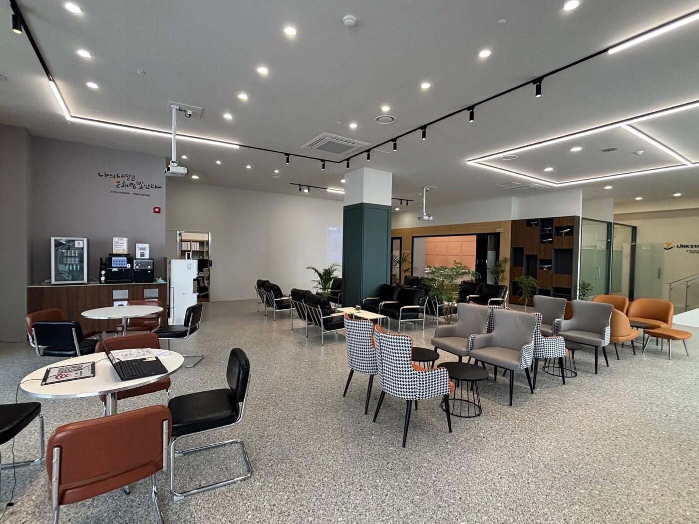 본문 이미지 - 청주 청년카페 내부(청주시 제공. 재판매 및 DB금지)/뉴스1