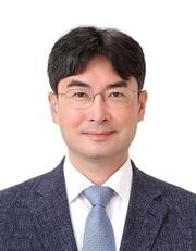 본문 이미지 - 이재명 대통령 주치의로 위촉된 박상민 서울대 가정의학과 교수(50).(대통령실 제공)