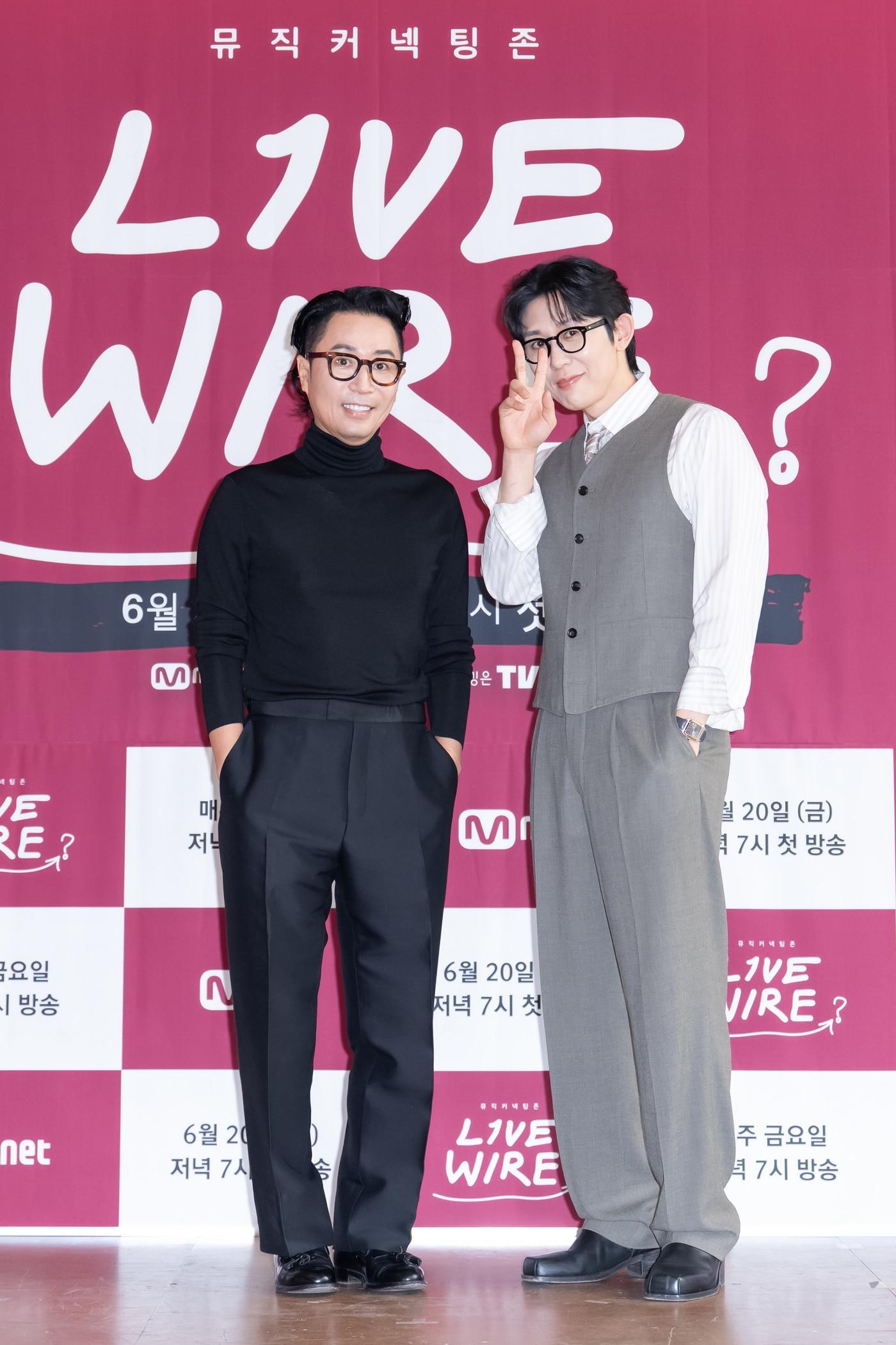 본문 이미지 - 정재형(왼쪽), 코드 쿤스트/엠넷 제공