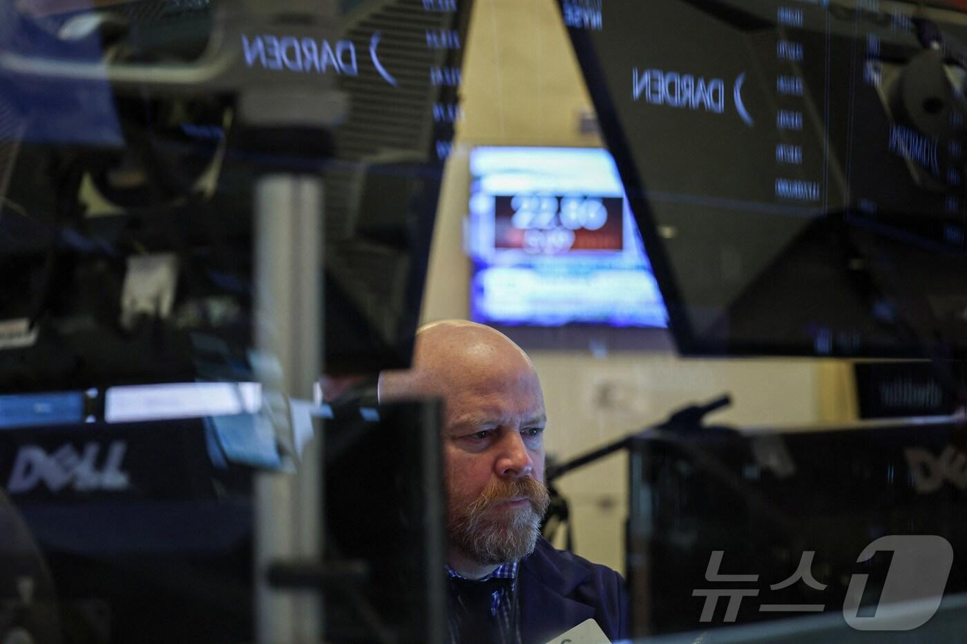 뉴욕증권거래소 트레이더 ⓒ 로이터=뉴스1