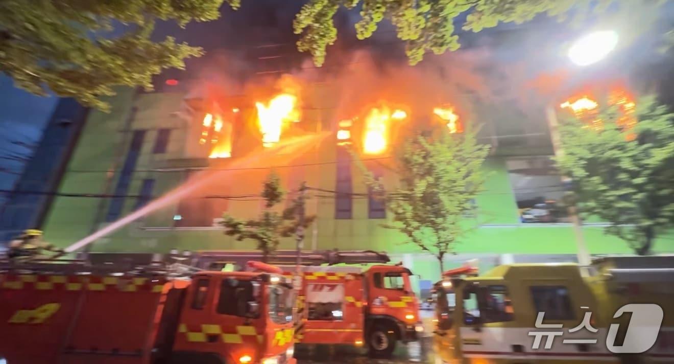 본문 이미지 - 화재 현장(인천소방본부 제공) / 뉴스1