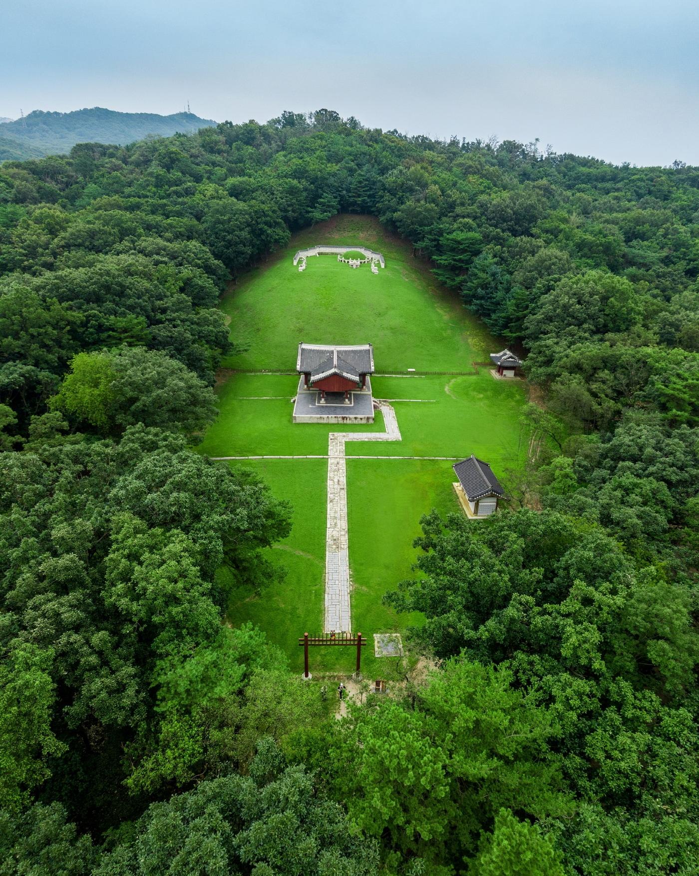 본문 이미지 - 고양 서오릉의 홍릉 전경(사진=국가유산청 국가유산포털)