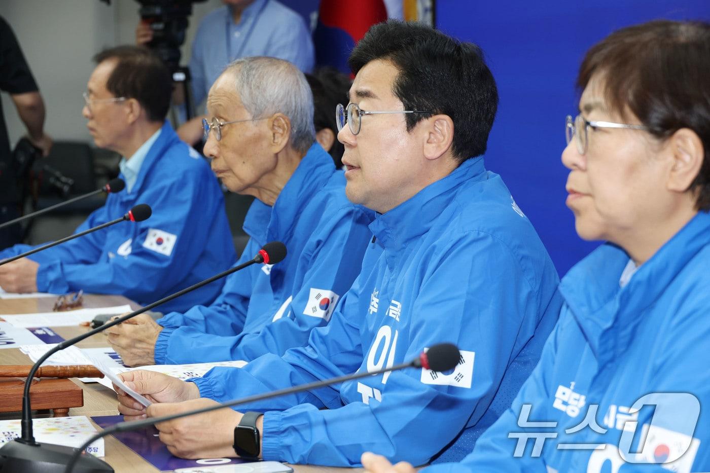 박찬대 더불어민주당 상임총괄선거대책위원장이 2일 오전 서울 여의도 당사에서 열린 중앙선거대책위원회의에서 발언하고 있다. 2025.6.2/뉴스1 ⓒ News1 이광호 기자