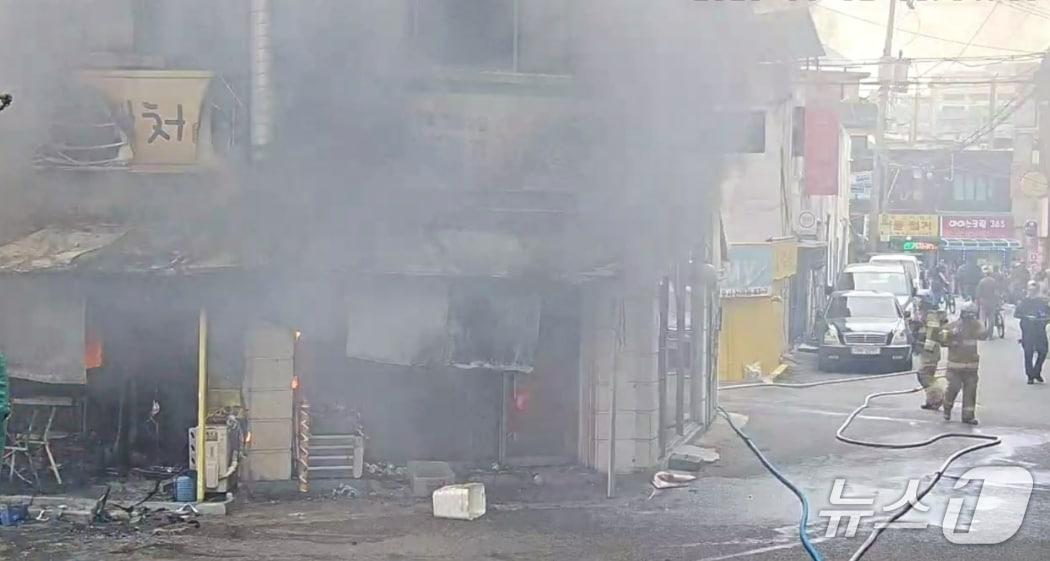 본문 이미지 - 화재 현장. (경기도소방재난본부 제공. 재판매 및 DB 금지) 2025.6.2/뉴스1