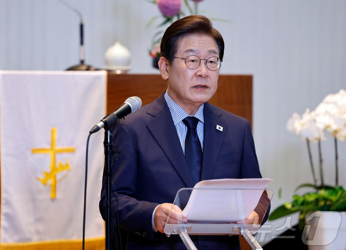 본문 이미지 - 이재명 더불어민주당 대통령 후보가 제21대 대통령선거를 하루 앞둔 2일 오후 경기 성남시 성남주민교회에서 기자회견을 하고 있다. 2025.6.2/뉴스1 ⓒ News1 안은나 기자